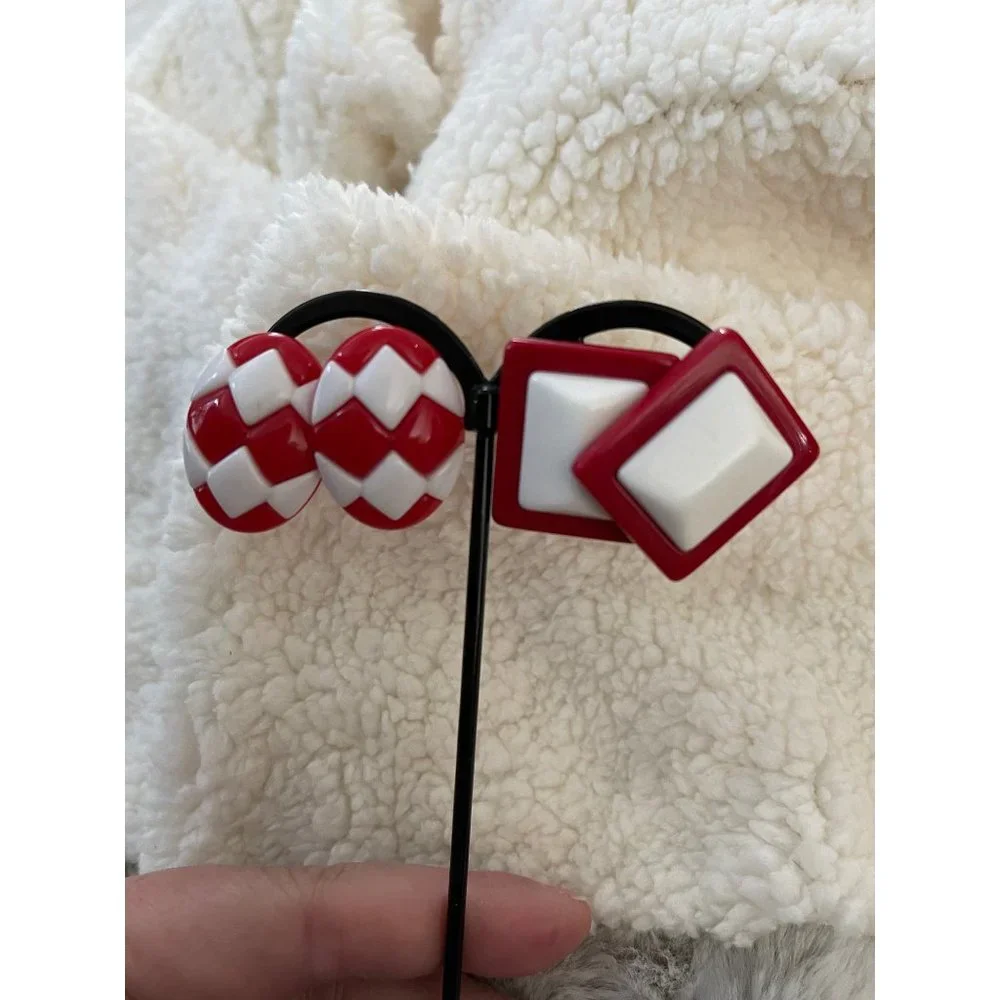 Vintage Red/White Design Pierced Earrings 2-Pairs - Picture 2 of 12